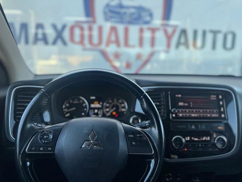 Used 2018 Mitsubishi Outlander SE image 34