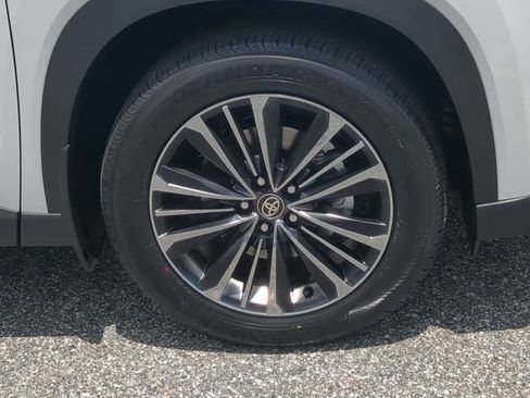 Certified 2026 Toyota Grand Highlander AWD Hybrid image 11