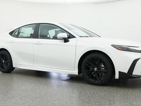 New 2026 Toyota Camry SE FWD image 28