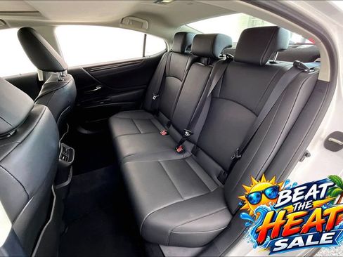 Used 2025 Lexus ES 350 w/ Accessory Package (Z2) FWD image 32