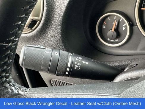 Used 2016 Jeep Wrangler Unlimited Sahara image 14