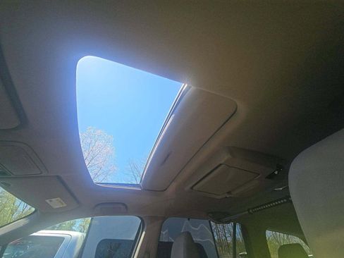 Used 2019 Honda Pilot Touring image 9