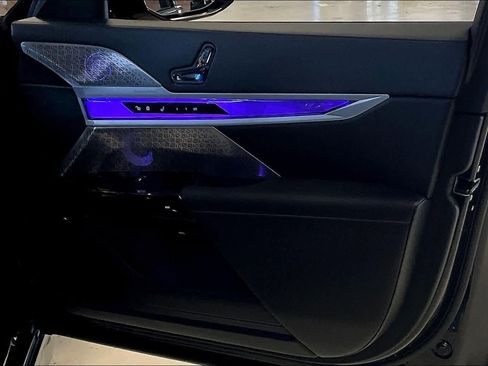 Used 2023 BMW i7 xDrive60 w/ Executive Package 2 image 21