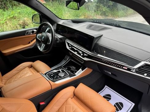 Used 2024 BMW X5 M60i AWD/4WD image 19