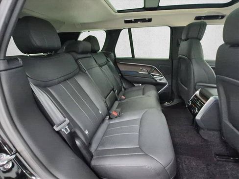 Used 2025 Land Rover Range Rover SE AWD/4WD image 24