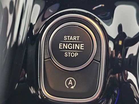 Certified 2025 Mercedes-Benz GLA 250 image 30