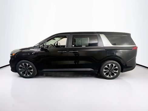 Used 2024 Kia Carnival EX FWD image 8