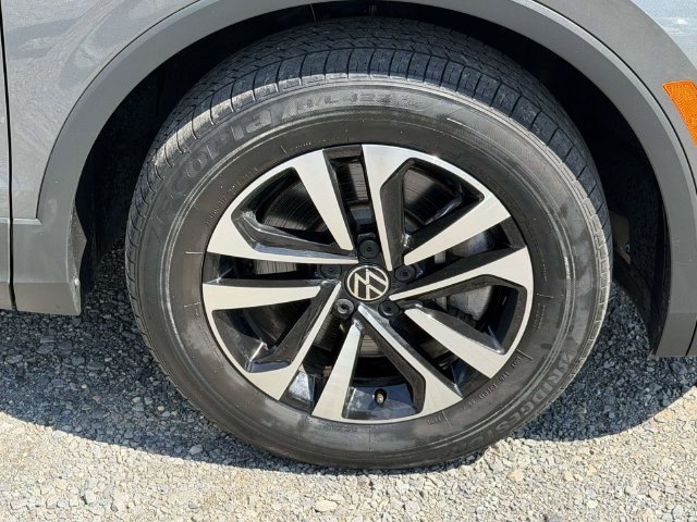 Used 2023 Volkswagen Tiguan S AWD/4WD image 9
