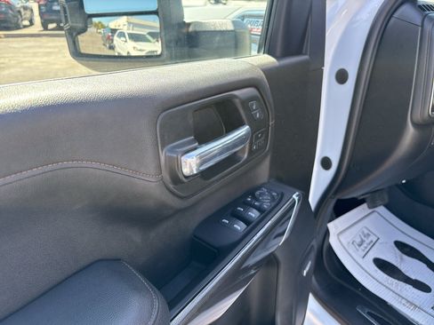 Used 2022 GMC Sierra 2500 AT4 w/ AT4 Premium Plus Package AWD/4WD image 10