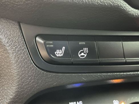 Used 2017 Jeep Renegade Trailhawk w/ Popular Equipment Group AWD/4WD image 20