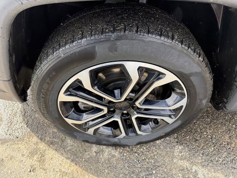 Used 2024 Jeep Compass Limited image 13