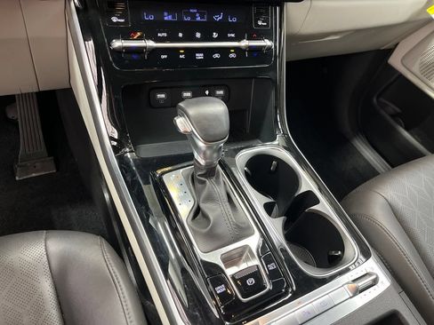 Used 2024 Kia Carnival SX FWD image 27
