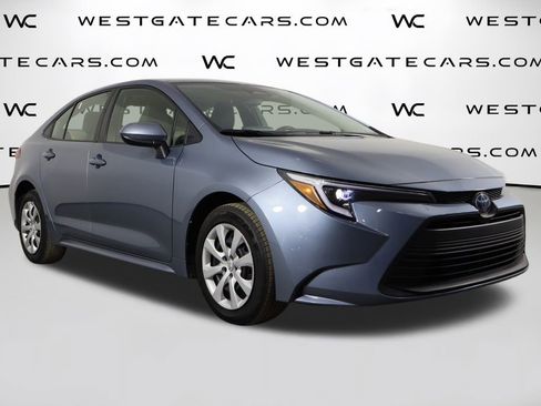 Used 2025 Toyota Corolla LE w/ Convenience Package image 42