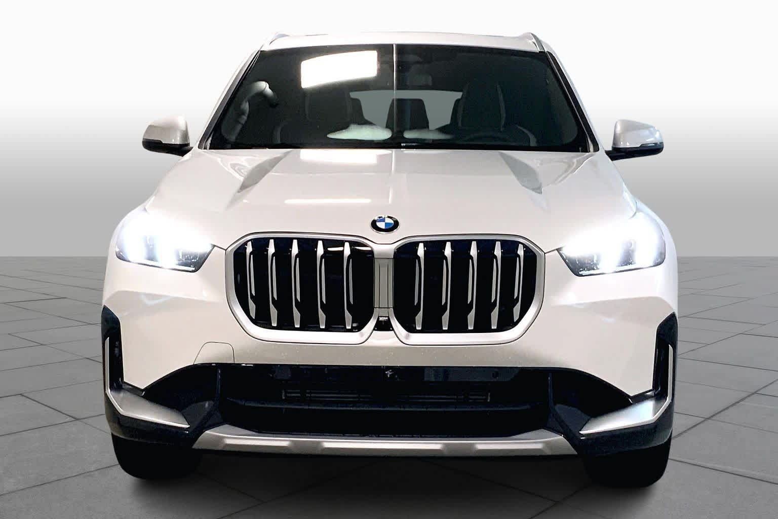 New 2026 BMW X1 xDrive28i w/ Technology Package AWD/4WD image 3