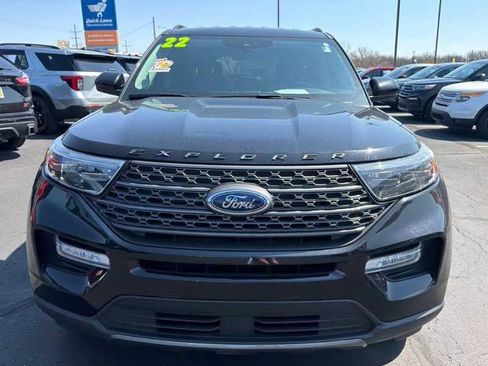Used 2024 Ford Explorer XLT w/ Equipment Group 202A image 2