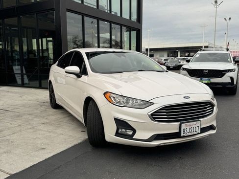 Used 2020 Ford Fusion SE w/ Equipment Group 151A image 2