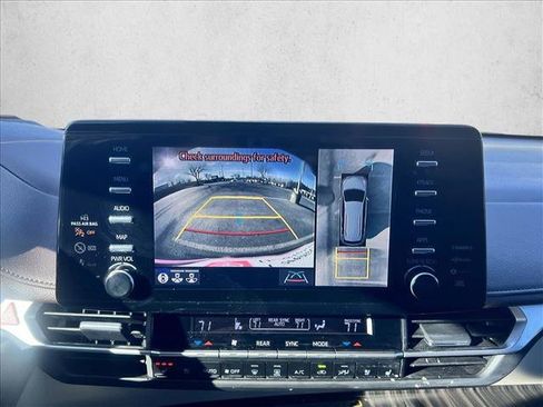 Certified 2023 Toyota Sienna Platinum image 14