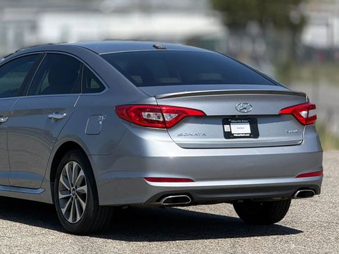 Used 2015 Hyundai Sonata Sport w/ Option Group 03 FWD image 16