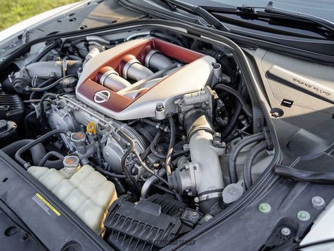 Used 2016 Nissan GT-R Premium AWD/4WD image 16