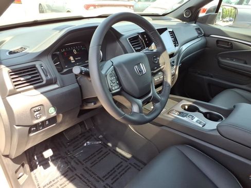 Certified 2024 Honda Passport EX-L image 16