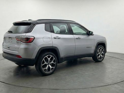 Used 2025 Jeep Compass Limited AWD/4WD image 9