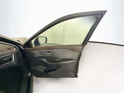 Used 2021 Nissan Rogue SV FWD image 30