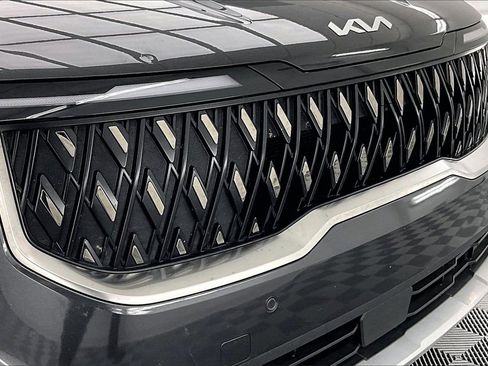 Used 2025 Kia Carnival image 29