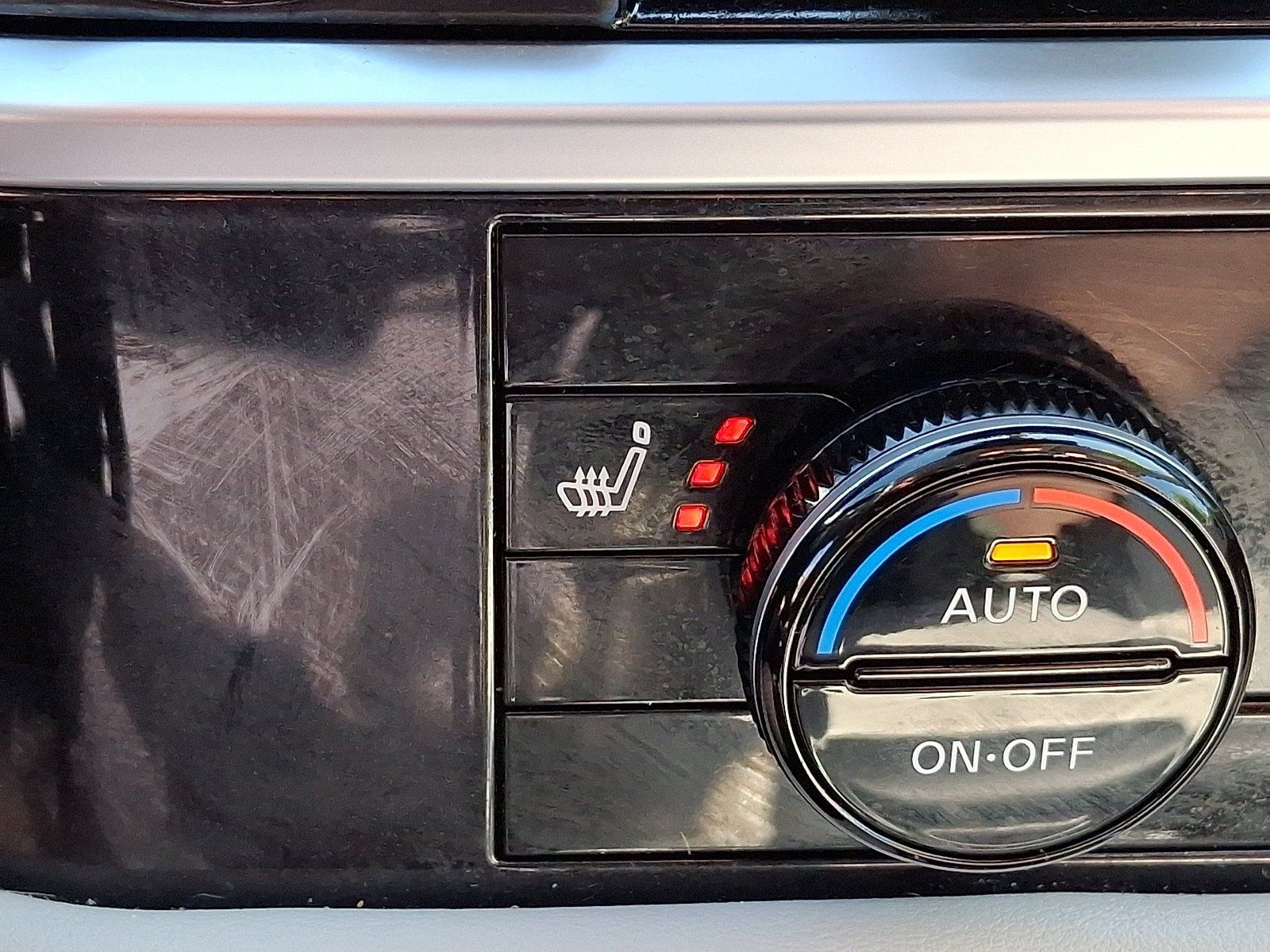 Used 2025 Nissan Pathfinder SL w/ SL Premium Package AWD/4WD image 26