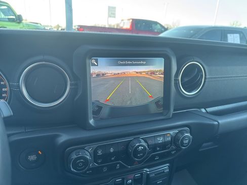 Used 2022 Jeep Gladiator Overland w/ Popular Equipment Package image 15