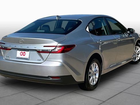 Used 2025 Toyota Camry LE FWD image 13