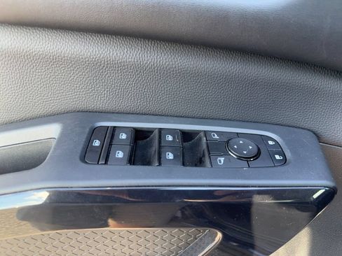 Used 2024 Nissan Pathfinder SV AWD/4WD image 12