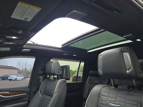 Used 2024 Cadillac Escalade ESV Sport Platinum w/ LPO, Floor Liner Package AWD/4WD image 10