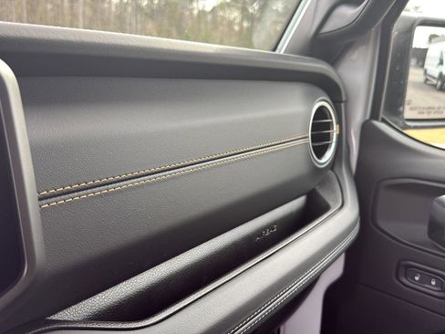 New 2025 Jeep Gladiator High Tide image 21