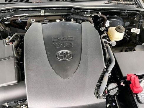 Certified 2022 Toyota Tacoma SR5 w/ Technology Package RWD image 30