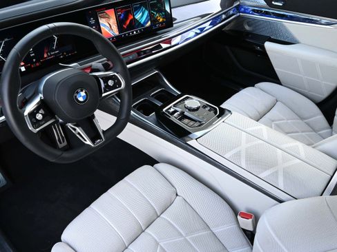 Certified 2024 BMW 760i xDrive w/ Executive Package image 12