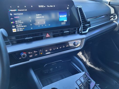 Used 2025 Kia Sportage SX Prestige image 11