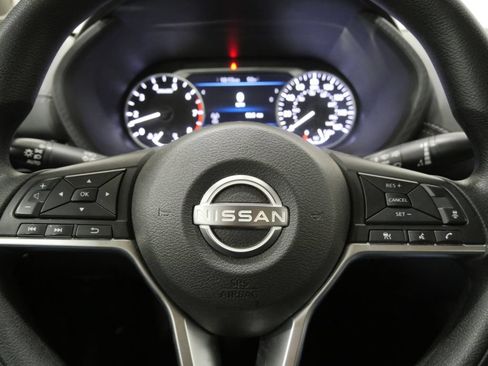 Used 2024 Nissan Sentra SV FWD image 13