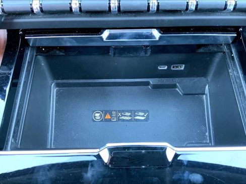 Used 2025 GMC Yukon Denali image 35