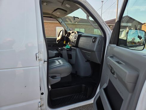 Used 2009 Ford E-150 and Econoline 150 image 14