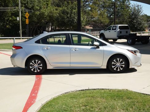 Used 2022 Toyota Corolla LE FWD image 6