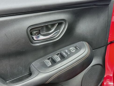 Used 2025 Honda HR-V Sport image 15