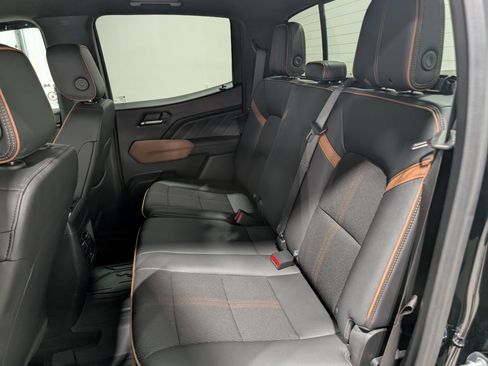 Used 2024 GMC Canyon AT4 w/ Technology Package image 18