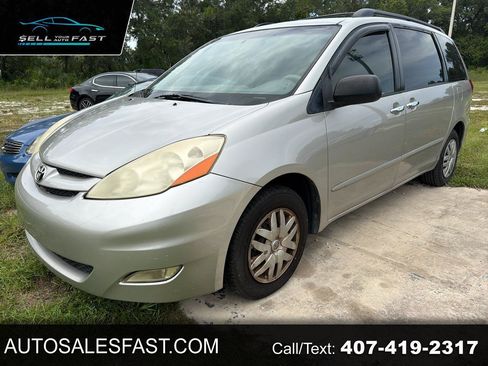 Used 2006 Toyota Sienna LE w/ LE Pkg 2 FWD image 1