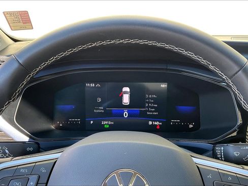 Certified 2022 Volkswagen Taos SE w/ Panoramic Sunroof Package image 20