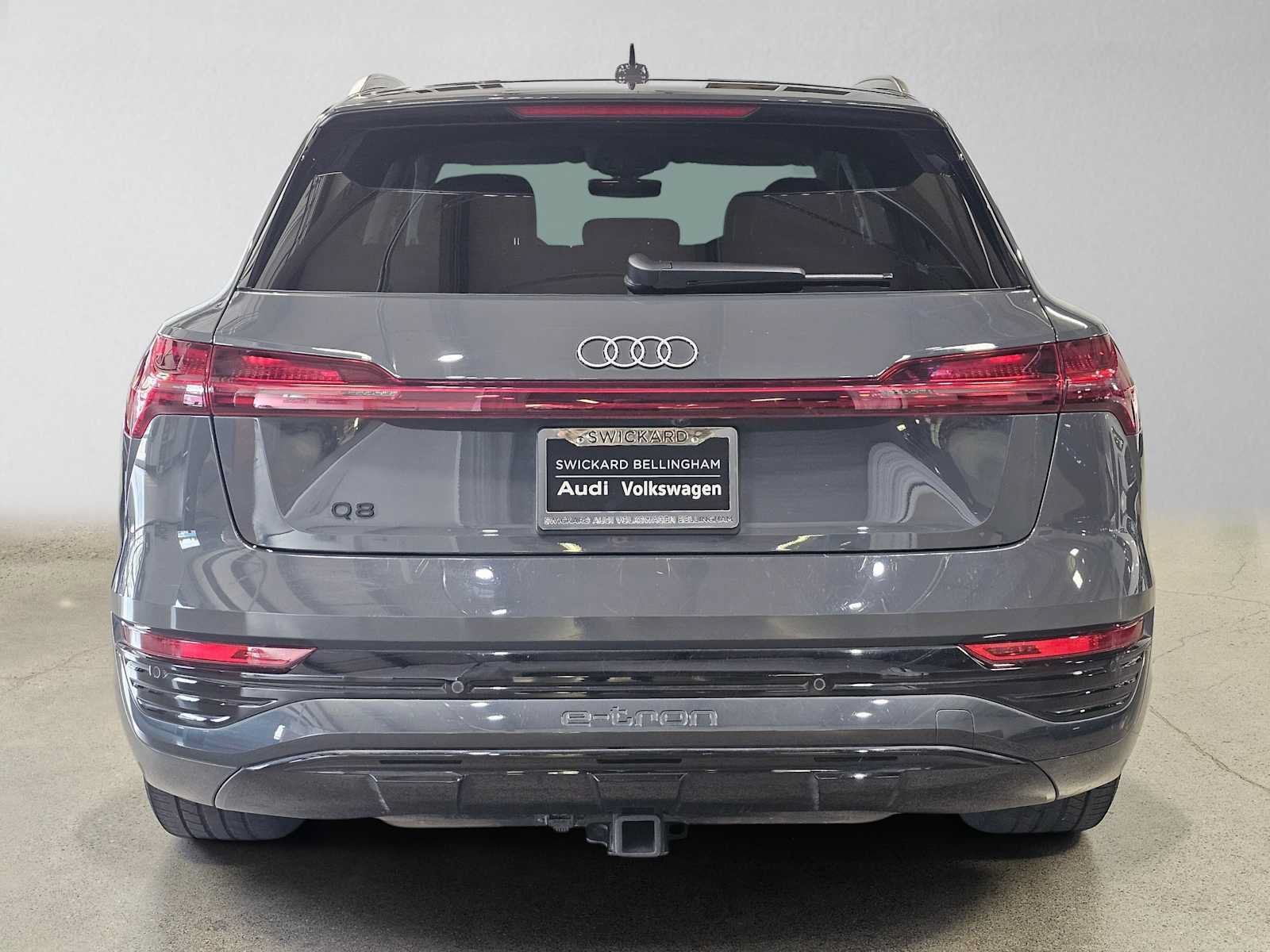 Used 2024 Audi Q8 e-tron Premium Plus AWD/4WD image 4