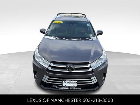 Used 2018 Toyota Highlander XLE image 2