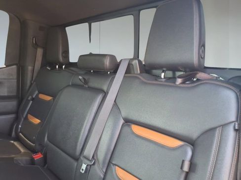 Used 2022 GMC Sierra 1500 AT4 w/ AT4 Preferred Package AWD/4WD image 12