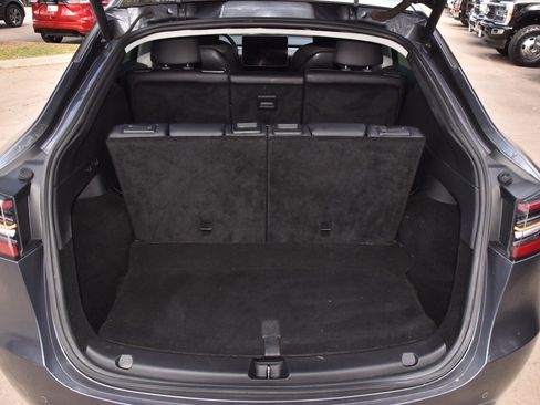 Used 2021 Tesla Model Y Long Range image 33