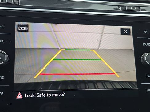 Certified 2023 Volkswagen Tiguan SE R-Line image 23