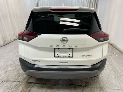Certified 2021 Nissan Rogue SV w/ Premium Package image 8